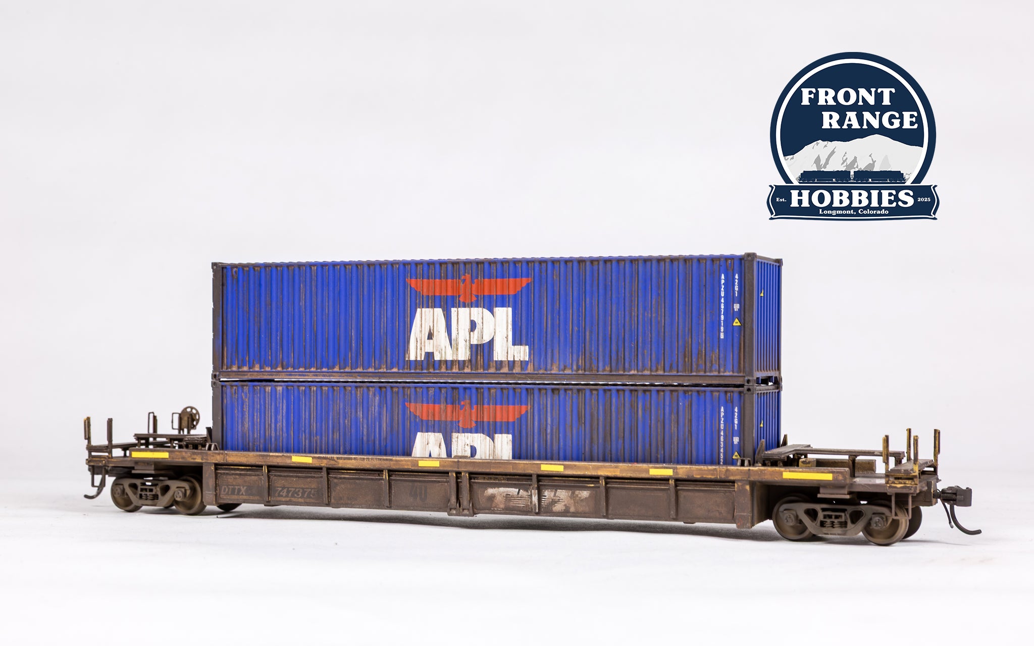 HO Scale hrall Rebuilt 40' Well Car - Ready to Run -- TTX DTTX #747375 - large black & white TTX logo w/yellow conspicuity stripes (Weathered)