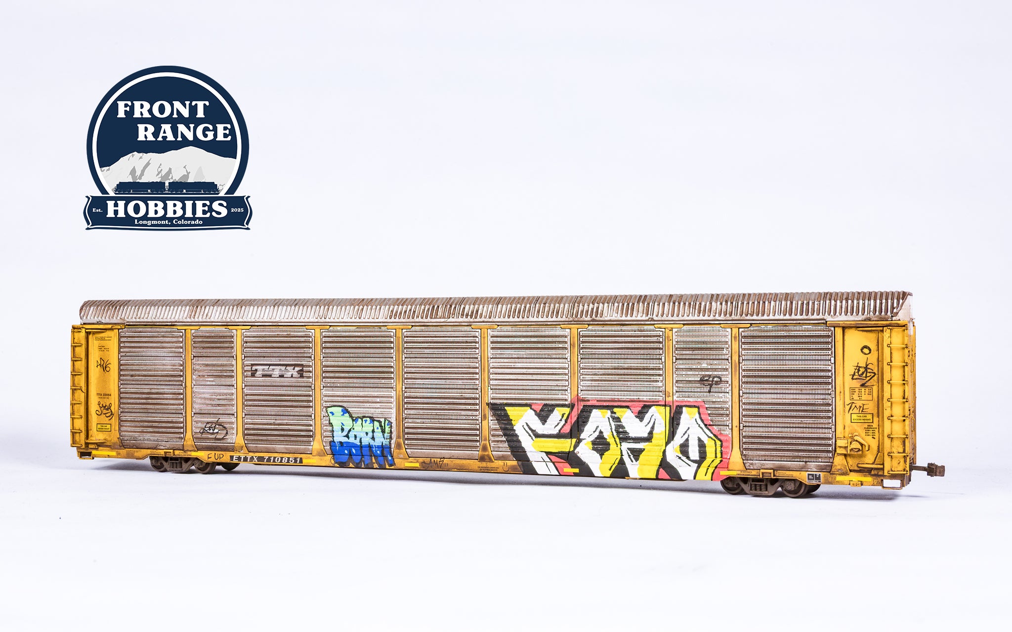 WalthersProto 89' Thrall Enclosed Tri-Level Auto Carrier - Ready to Run -- TTX ETTX Flat #331154/710851 (yellow, silver, black) (Weathered)