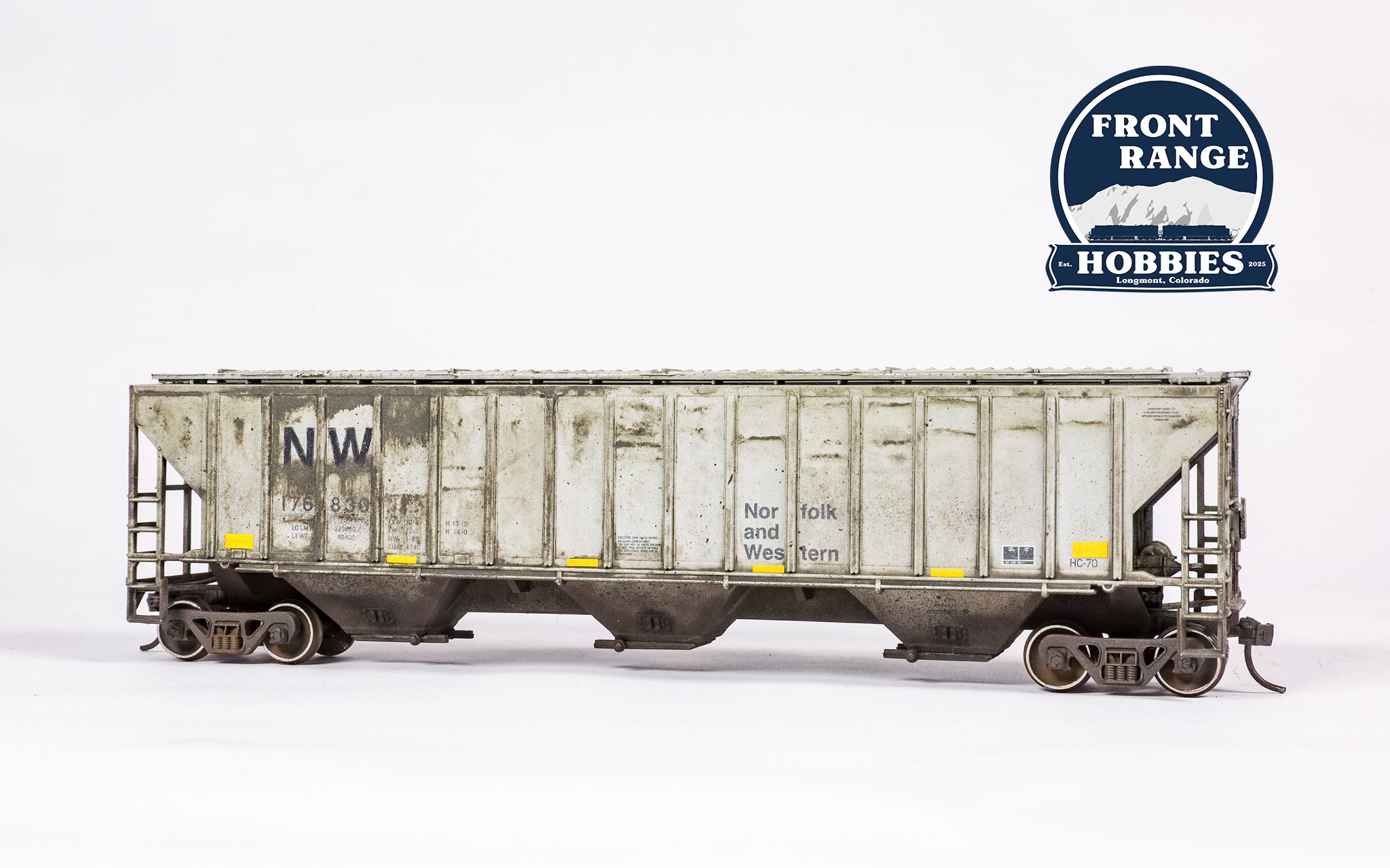 HO Scale Athearn RTR PS 4740 Covered Hopper, N&W #176830 (Weathered)