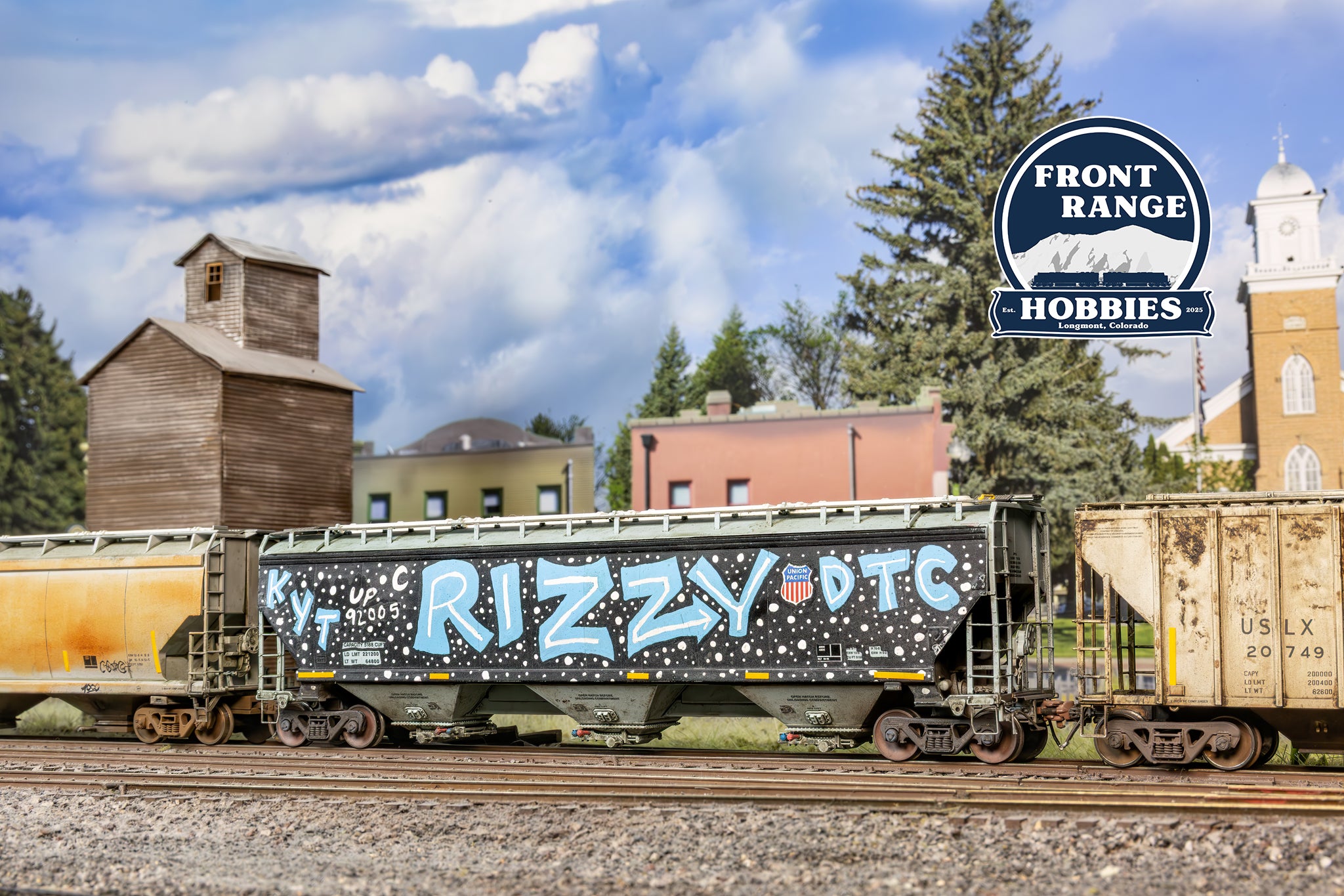 HO Scale Rivet Counter ScaleTrains Gunderson 5188 Covered Hopper, Union Pacific #92005 (Weathered)