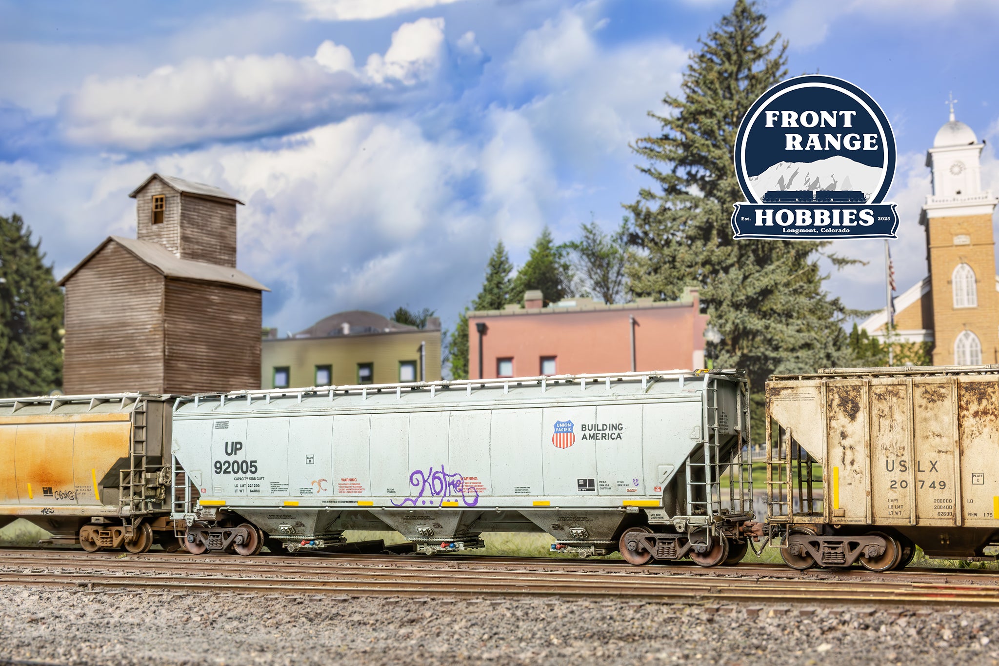 HO Scale Rivet Counter ScaleTrains Gunderson 5188 Covered Hopper, Union Pacific #92005 (Weathered)