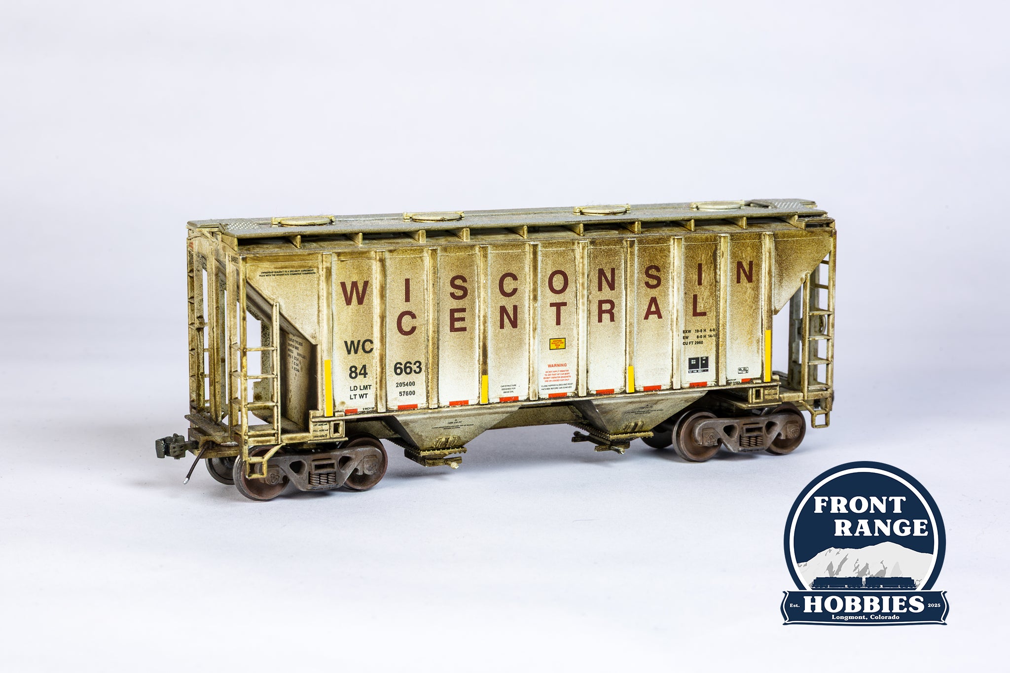 Walthers MainLine 37' 2980 Cubic-Foot 2-Bay Covered Hopper - Ready to Run -- Wisconsin Central #84663 (Weathered)